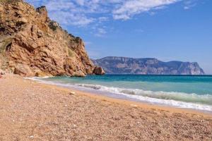 В сети показали количество отдыхающих на пляжах в оккупированном Крыму