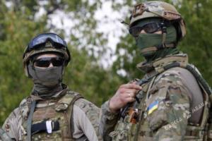 На Одесчине наркоман швырнул в копов гранату и стрелял из ружья: ранен офицер