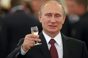 «Пил водку и закусывал какой-то колбасой»: Путин рассказал об алкогольных пристрастиях 