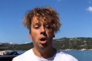 Сеть плачет от смеха: Галкин показал, как правильно снимать видео с летнего отдыха