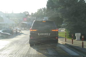 В Крыму замечен автомобиль с номерами Верховной Рады - подробности  