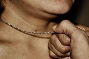 "Не хватало денег на развлечения": в Харькове подростки напали на женщину