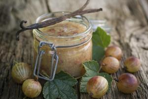 Заготовки из крыжовника на зиму: варенье, джем, сок