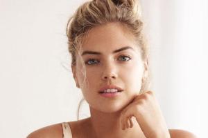 Самая сексуальная девушка планеты ждет ребенка