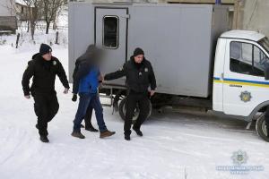 Хмельницкий суд вынес приговор мужчине, который убил родную мать и оставил тело на 4 месяца в квартире