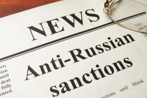 Порошенко приветствует санкции ЕС за незаконное строительство Керченского моста