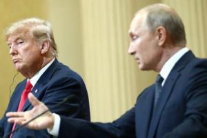 Пономарь: Трамп отменил встречу с Путиным из-за "охоты на ведьм"