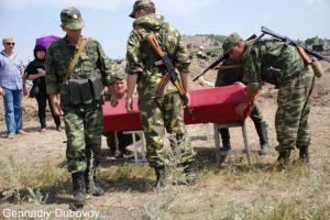 В Донецке священник отпевал погибшего боевика на украинском языке, - соцсети