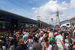 "Крымнаш нервно курит в сторонке": украинский блогер показал "рашным ботам", что такое "полно отдыхающих"