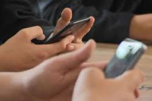 Во Франции официально запретили смартфоны в школах