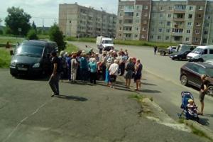 "Обезвоженный" российский город погрузился в хаос: жители дерутся за остатки питьевой воды