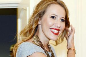 "Алкоголь - это очень страшно": Собчак устроила "жаркие" танцы на яхте