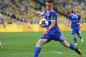 Хороший тренировочный костюм для футбола - залог успешной игры спортсмена