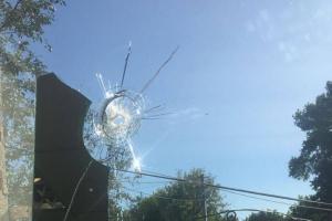 На КПВВ "Майорское" введен режим "Красный": боевики прицельно стреляли по пропускному пункту