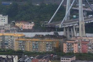 Число жертв обвала моста в Генуе возросло: найдены тела целой семьи