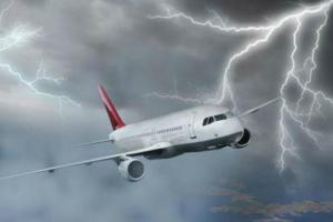 Молния ударила в пассажирский "Боинг", в котором летели россияне