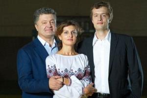 Порошенко подарил старшему сыну миллион и часть дома