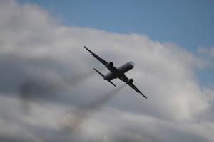 В России сразу после взлета загорелся самолет с людьми на борту