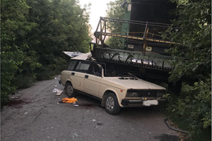 На Тернопольщине легковое авто попало под комбайн, водитель погиб