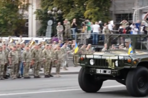В сети появилось видео репетиции военного парада на Крещатике