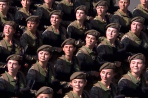 Порвали Майдан в клочья: Женский батальон произвел фурор на параде в Киеве