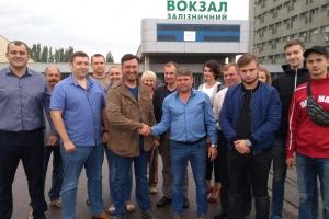Члены украинской партии отправились в ОРДЛО и подписали "декларацию о мире"