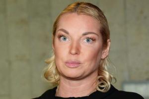 "Если лицо закрыть - вылитый мужик": откровенное фото Волочковой стало топ-темой в Instagram