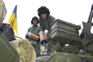 Порошенко поздравил украинских танкистов с профессиональным праздником