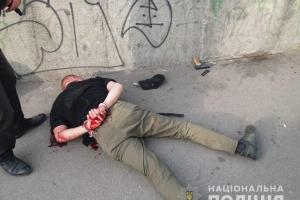 Стрельба в киевском троллейбусе: пострадали двое полицейских