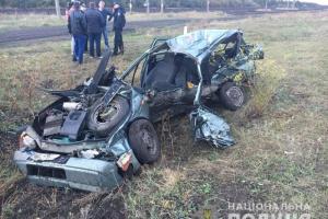 В Николаевской области произошло смертельное ДТП: поезд столкнулся с легковым автомобилем, есть жертвы