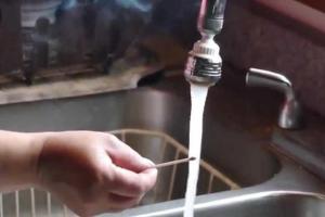 Боятся даже мыться: В Макеевке массовое отравление водой
