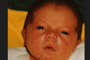 В Британии семья трижды хоронила малышку из-за полиции, которая возвращала ее по частям