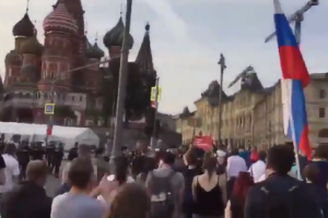 Протесты в России: Митингующие дошли до Кремля