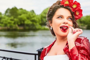 45-летняя "ягодка" Наташа Королева взбудоражила сеть пикантным видео