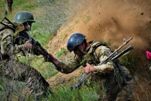 Сводки с фронта: Несмотря на уменьшение обстрелов, один военнослужащий погиб