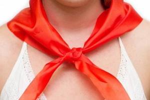 Нардеп Арьев "декоммунизировал" людей в пионерских галстуках на "Дискотеке 80-х"