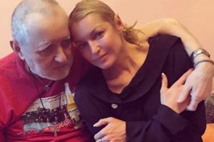 Волочкова отправила отца в пансионат и назвала недоброжелателей "моральными уродами"