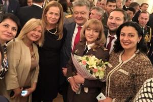 Порошенко впервые присвоил звание генерала женщине