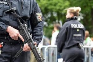 На вокзале в Кельне неизвестный захватил заложников