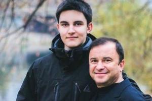 "Половину тела не чувствует": Виктор Павлик рассказал детали страшной болезни сына