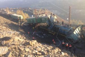В Кривом Роге столкнулись два локомотива: 3 человека погибли, еще 1 получил травмы