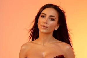 "Я видела сон, в котором она целует тебя": Ани Лорак спела о предательстве мужа