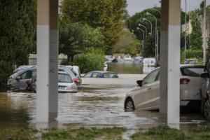 Сильнейшее за последние 130 лет наводнение во Франции забрало жизни более 10 человек
