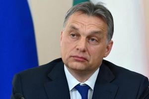 Премьер-министр Венгрии "усыновил" носорога