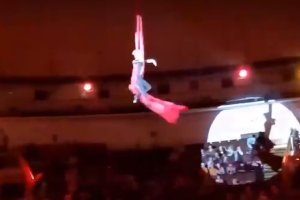 В российском цирке воздушная гимнастка сорвалась с высоты