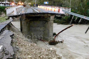 Разрушены мосты и дороги, дефицит бензина и продуктов: обстановка на затопленной Кубани остается сложной