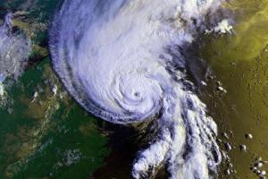 Ураган Лесли дошел до Европы: обнародовано предостережение для украинцев