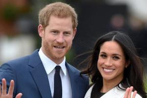 В самолет, на котором летели принц Гарри и Меган Маркл, попала молния