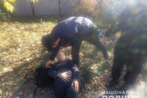 "Нападали на жителей Изюма": полицейские задержали двух преступников из Донецкой области