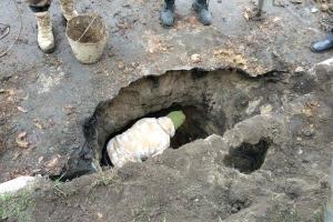 На Харьковщине под провалившимся асфальтом нашли древние подземные тоннели